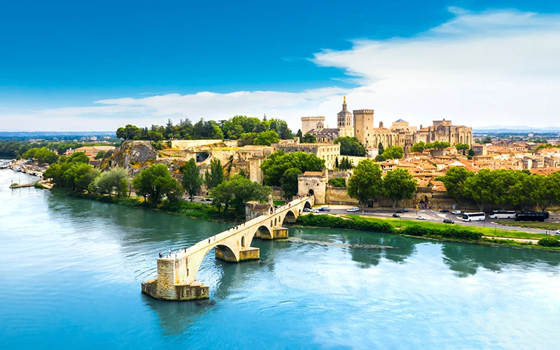 Tours réguliers au départ d'Avignon par Liou VTC à Avignon